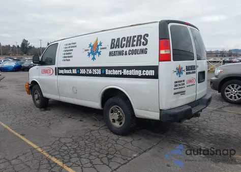 2014 Chevrolet Express 2500 Work Van z USA, uszkodzony, nr VIN 1GCWGFCA0E1161415